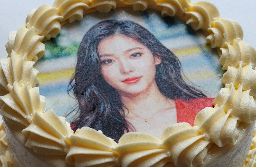 buttercream backing smooth surface