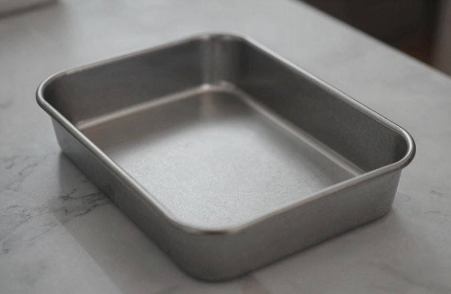 What Are the Dimensions of a Sheet Cake Pan? 4 two or three inch sheet cake